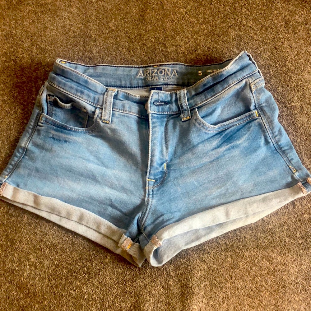 Mid-rise Jean shorts